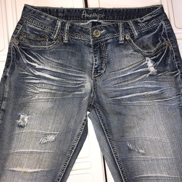 Amethyst Frayed Cut-off Jean Shorts - Picture 3 of 8
